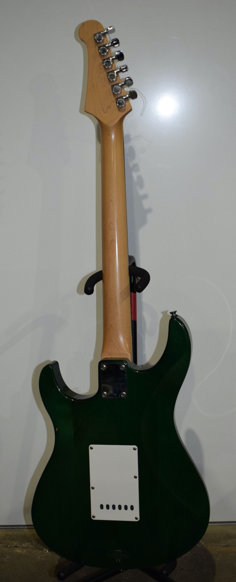 A Yamaha Pacifica electric guitar 99cm - Image 8 of 8