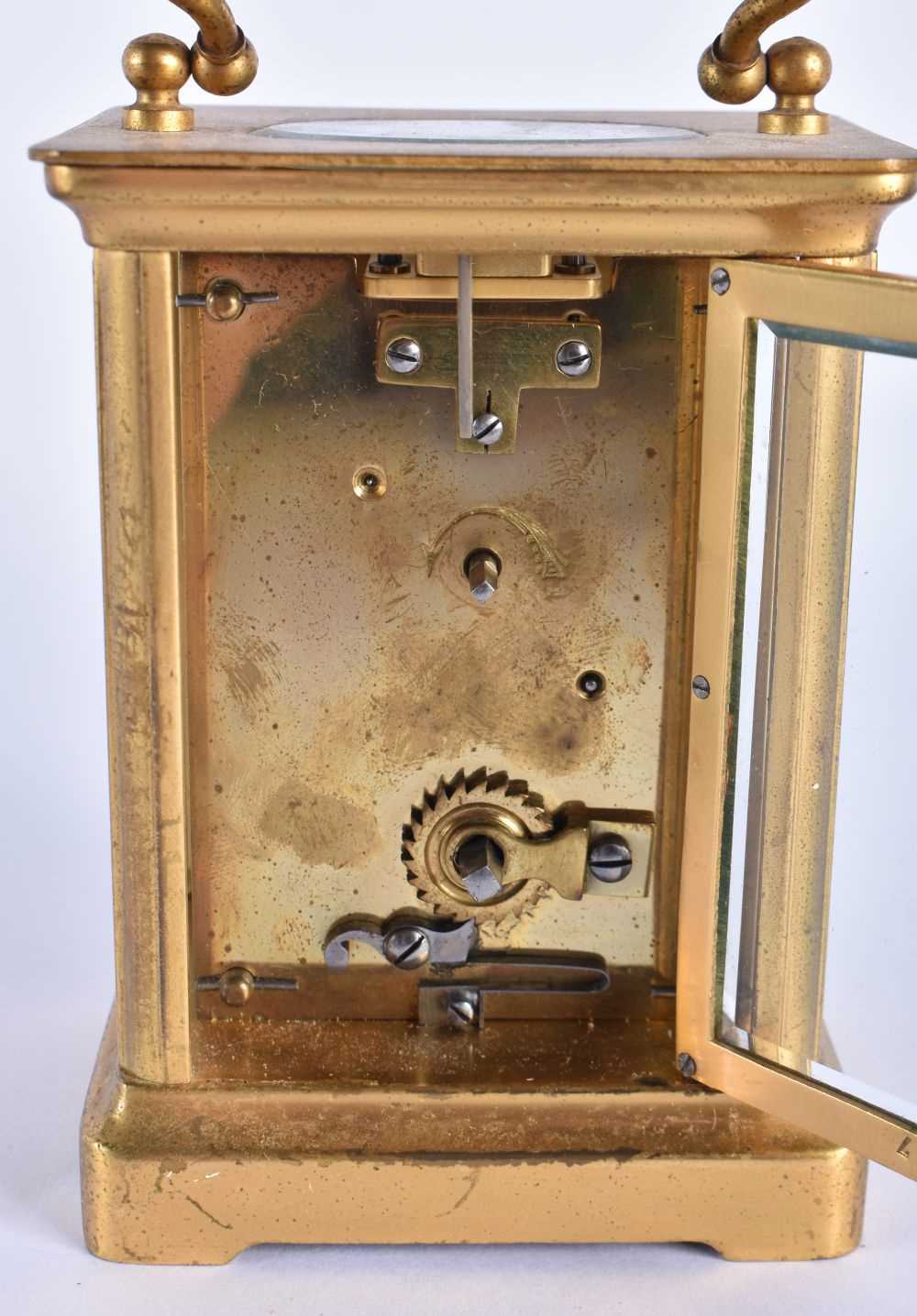 A FRENCH BRASS CARRIAGE CLOCK. 13.5 cm high inc handle. - Image 3 of 7