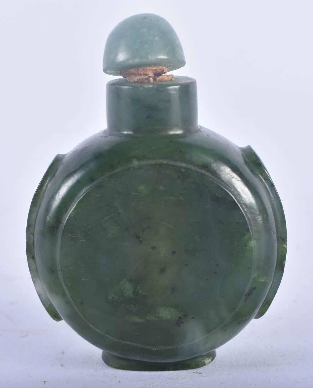 A 19TH CENTURY CHINESE CARVED SPINACH JADE SNUFF BOTTLE AND STOPPER Qing. 6 cm x 4.25cm. - Image 3 of 17