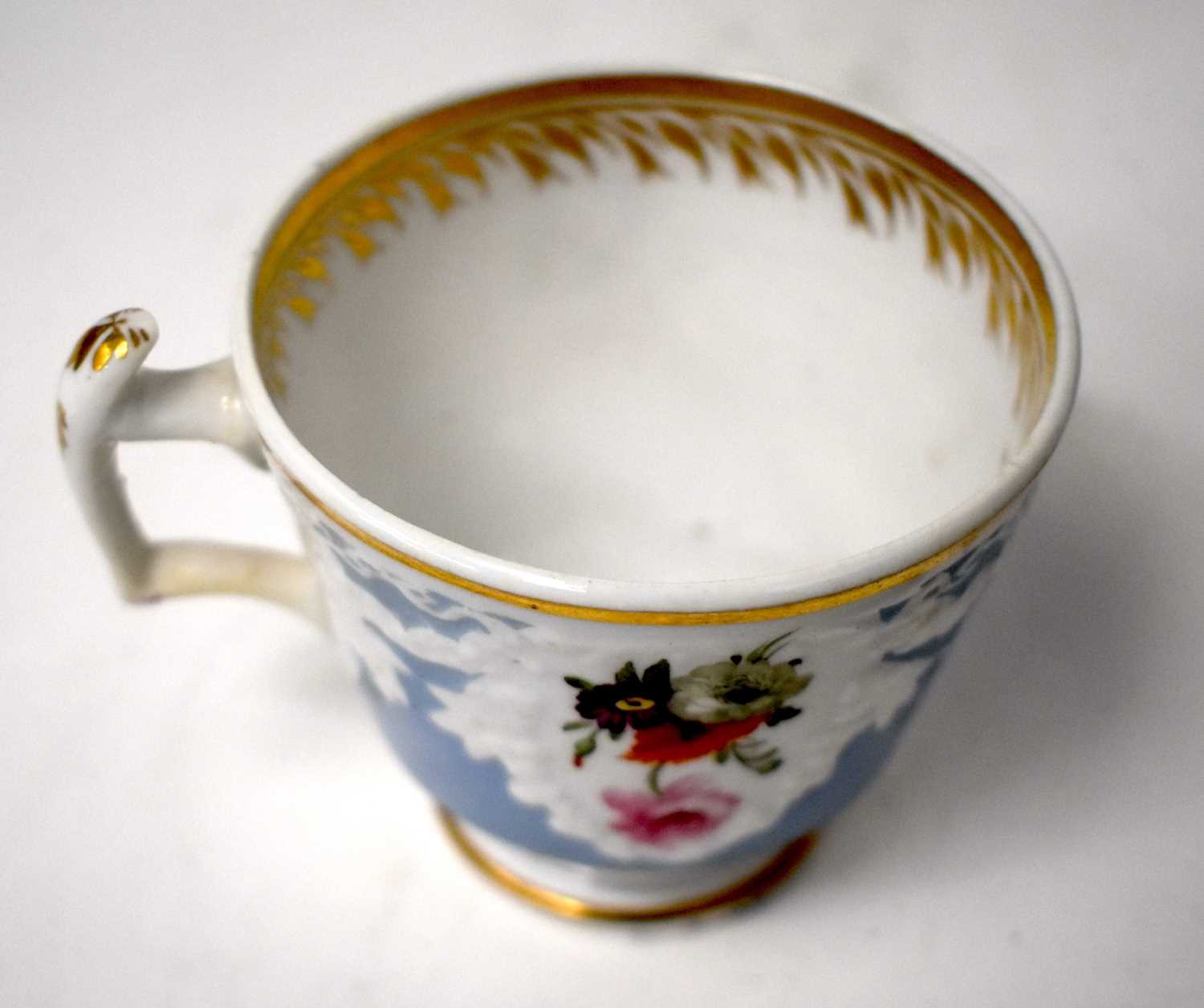 AN EARLY 19TH CENTURY CHAMBERLAINS WORCESTER PART TEASET painted with floral sprays, under a moulded - Image 36 of 36