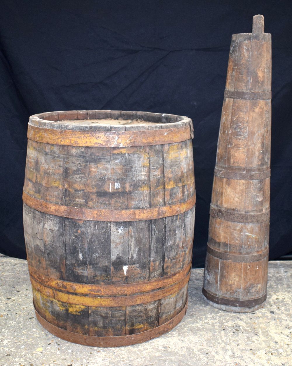 An early metal banded cider barrel together a butter churn 94 cm (2) - Image 9 of 10