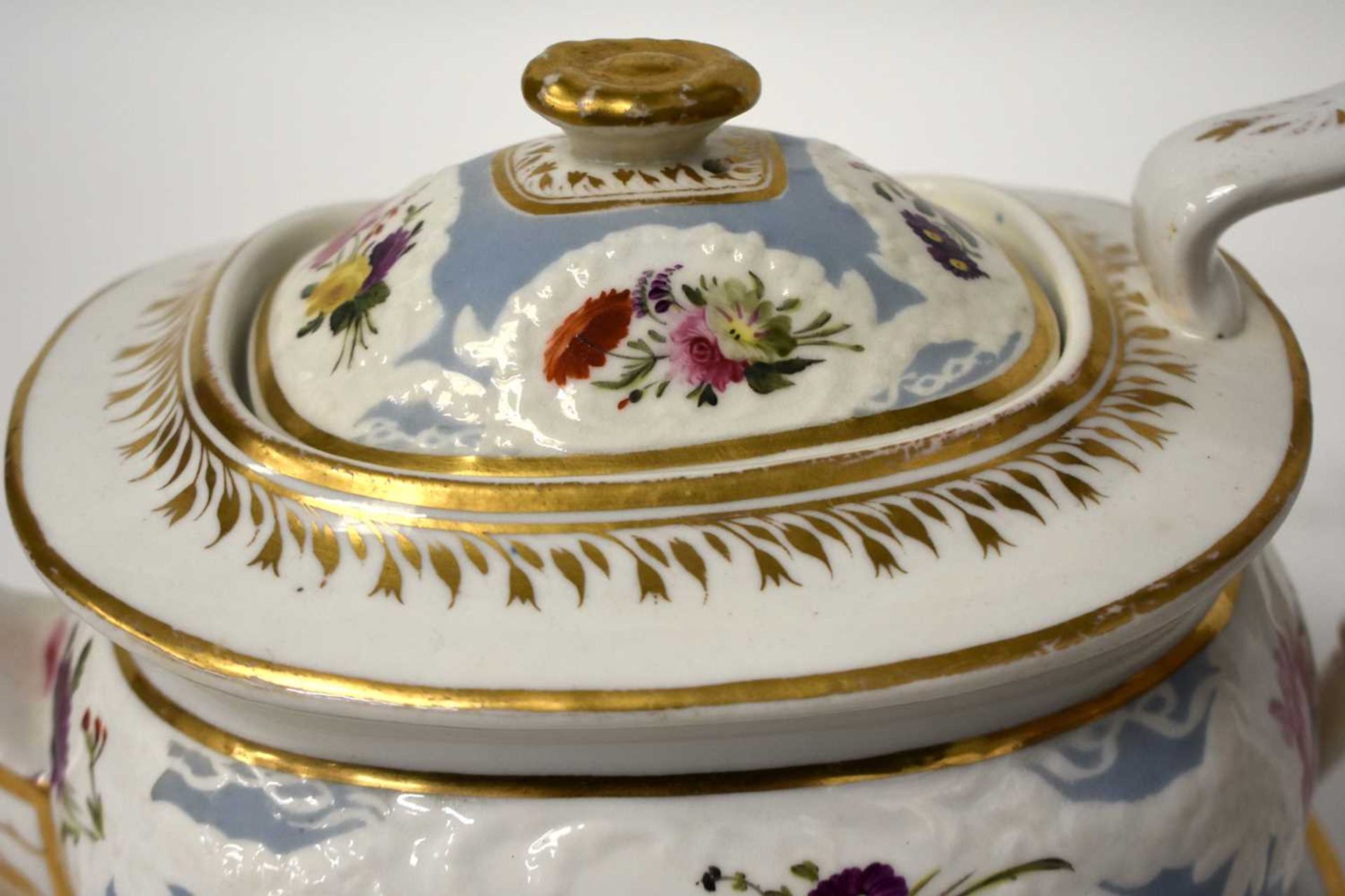 AN EARLY 19TH CENTURY CHAMBERLAINS WORCESTER PART TEASET painted with floral sprays, under a moulded - Image 23 of 36