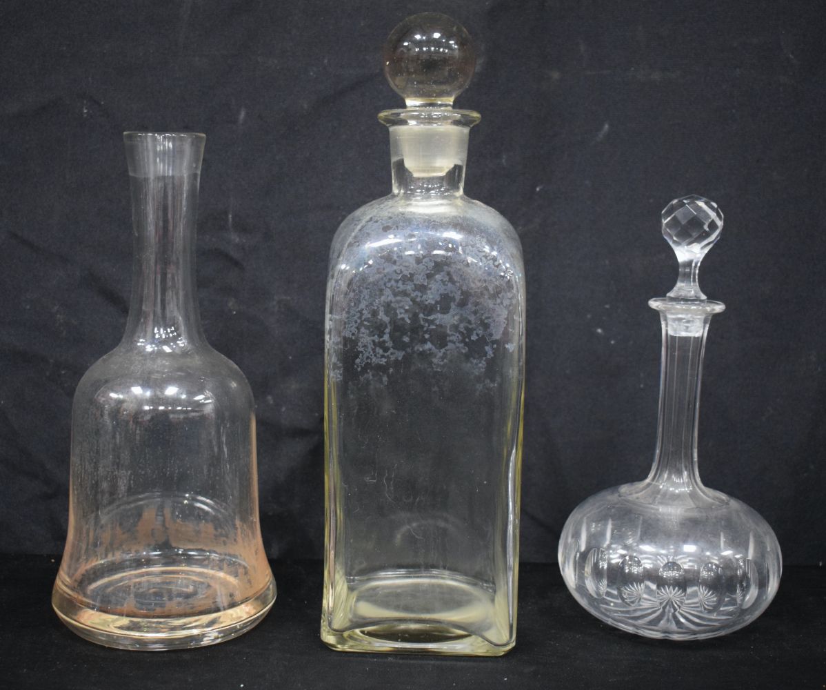 A collection of glass decanters,glasses, art glass, jug, ice bucket etc (largest 30 cm 10) - Image 6 of 8