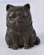 A Japanese bronze Cat 6 cm.