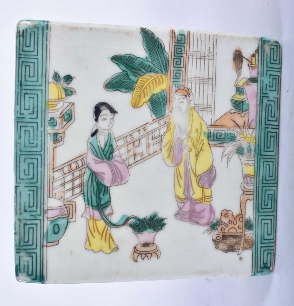 AN EARLY 20TH CENTURY CHINESE FAMILLE VERTE PORCELAIN FLOWER BRICK Late Qing/Republic. 14 cm x 12 - Image 3 of 5