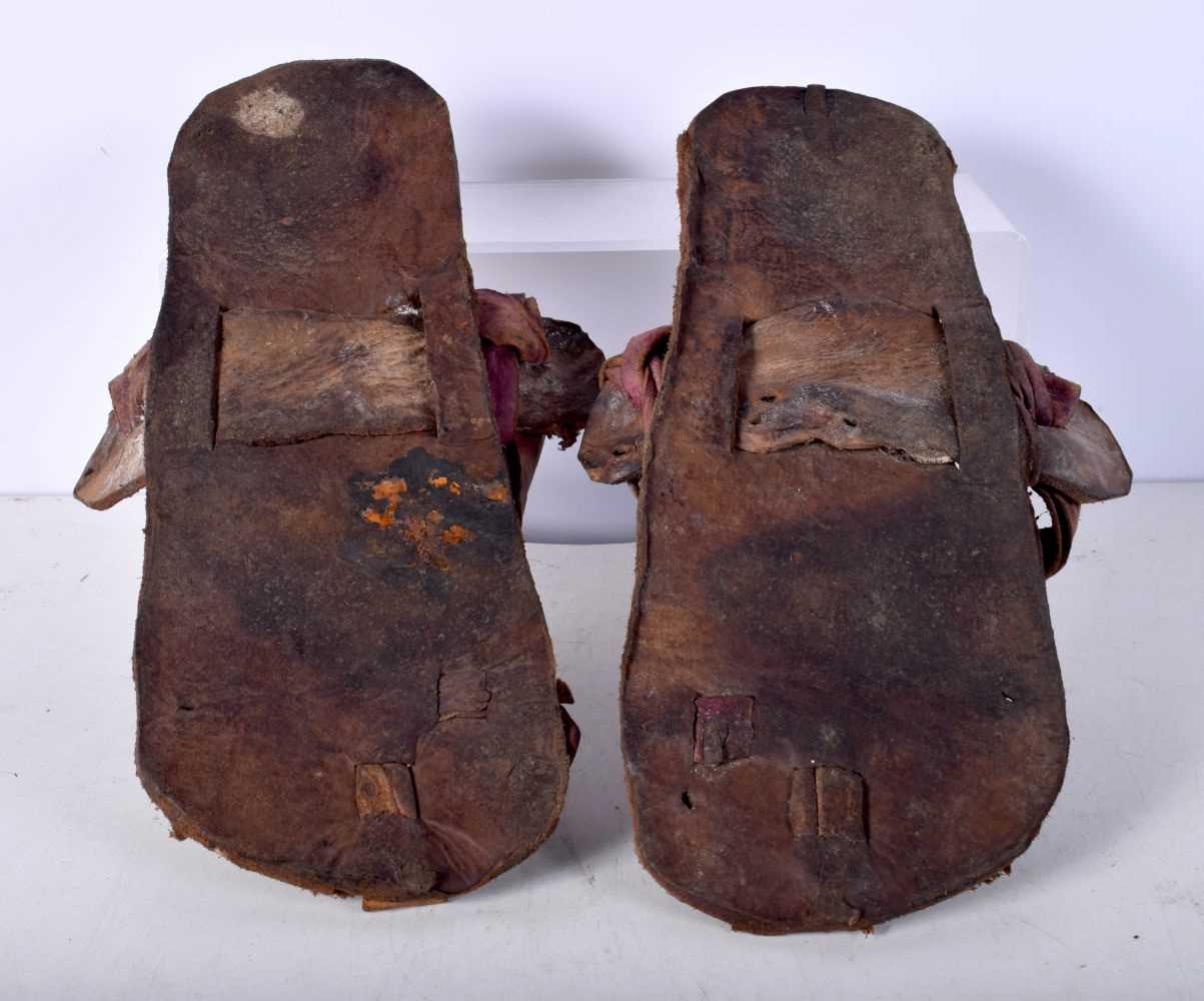 A pair of antique Central Asian leather shoes and a pair leather sandals - Image 3 of 10