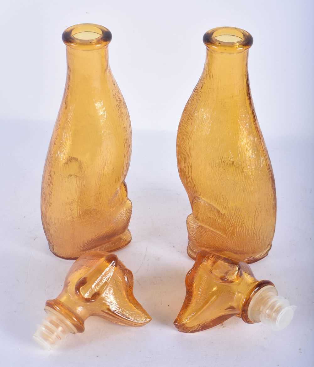 A PAIR OF ART DECO SMOKEY AMBER GLASS DOG DECANTERS AND STOPPERS. 23 cm high. - Image 4 of 5