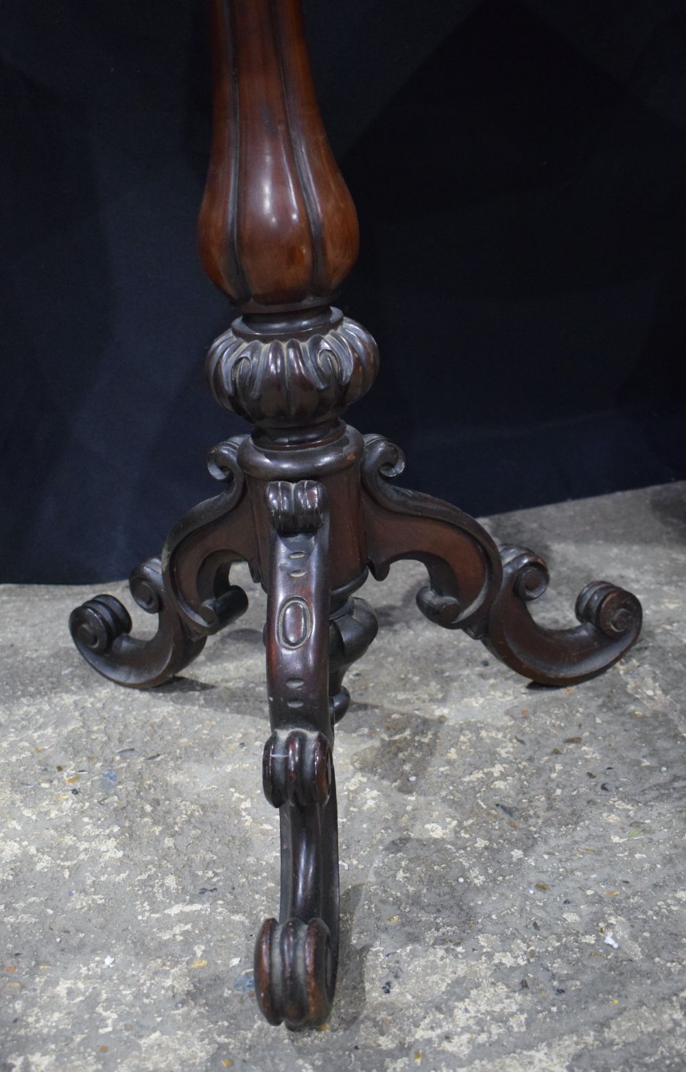 Two 19th Century Mahogany Pedestal tables 75 x 54 cm (2). - Image 9 of 10