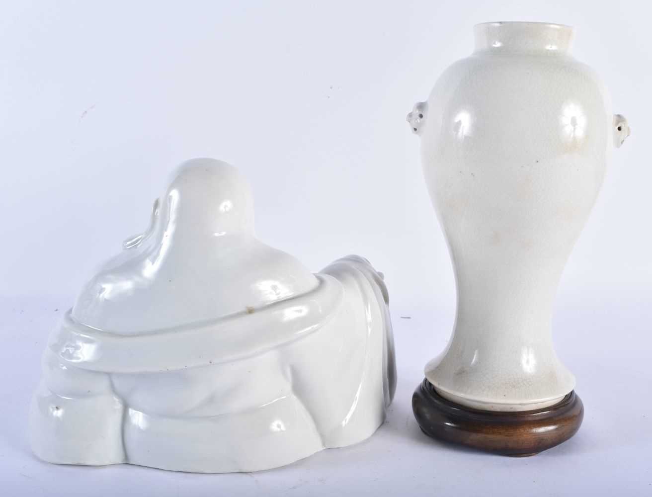 A 19TH CENTURY CHINESE BLANC DE CHINE PORCELAIN VASE Qing, together with a similar figure of a - Image 4 of 6