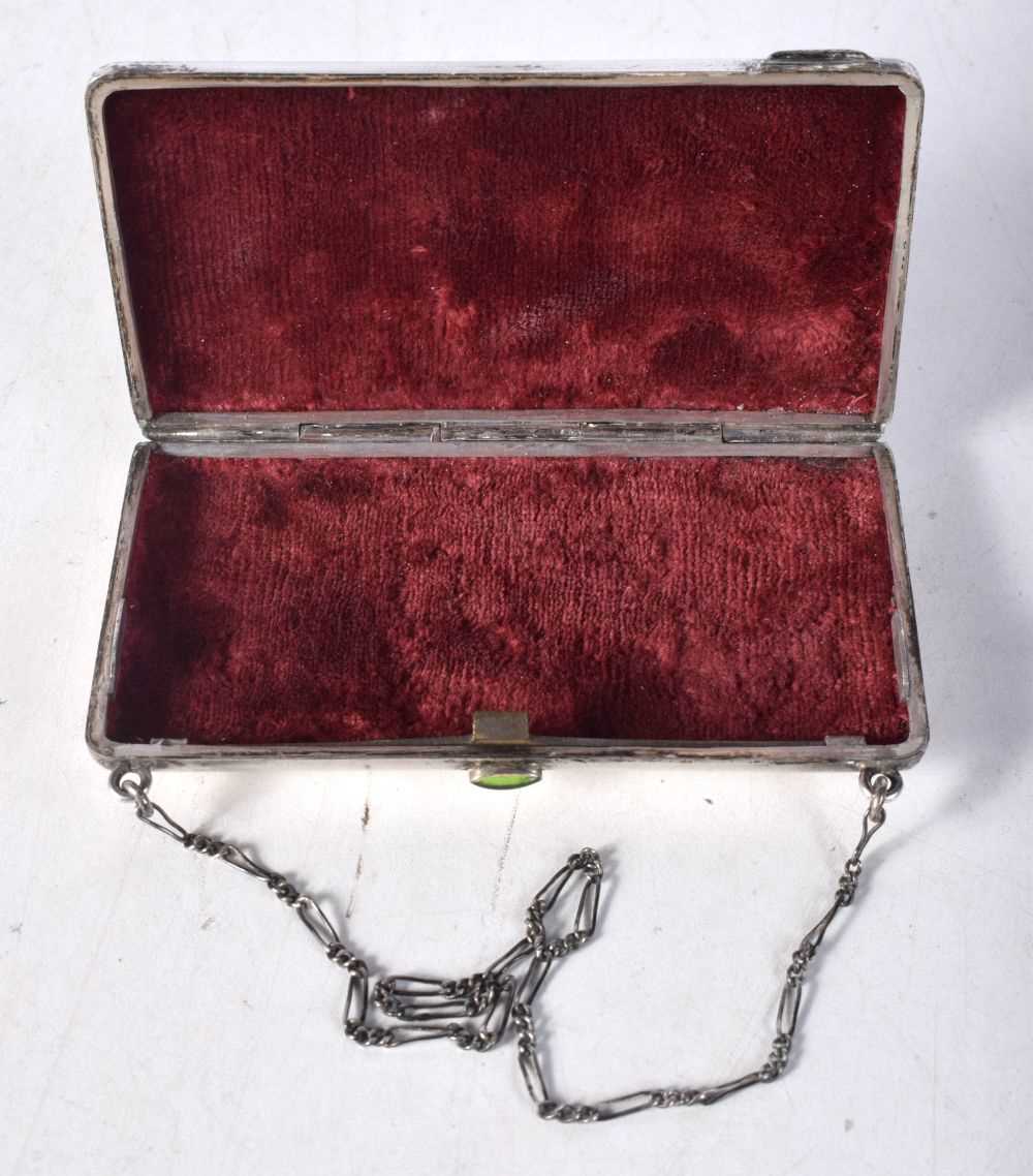 A Continental Silver Purse with Floral Decoration and a Gem Set Clasp. Stamped 84, 11.5 cm x 6.3 - Image 3 of 4