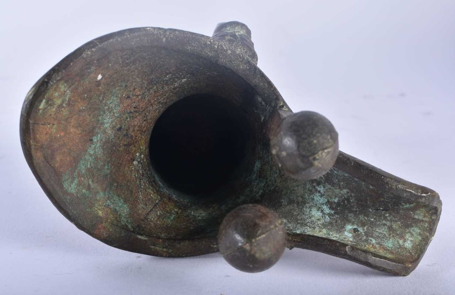 A CHINESE QING DYNASTY BRONZE JUE BRONZE WINE VESSEL. 19 cm high. - Image 7 of 7