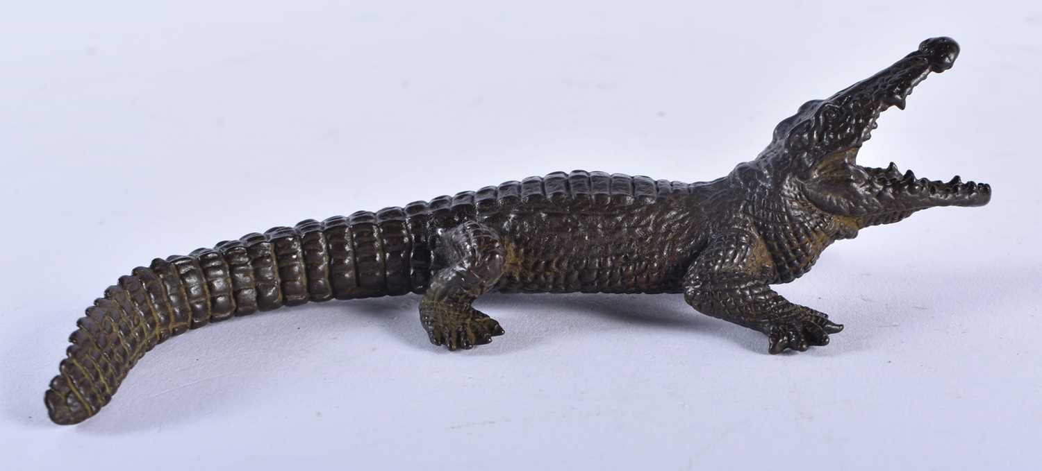 A JAPANESE CROCODILE OKIMONO. 13 cm wide. - Image 3 of 6