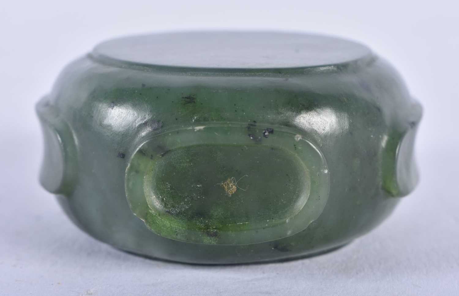 A 19TH CENTURY CHINESE CARVED SPINACH JADE SNUFF BOTTLE AND STOPPER Qing. 6 cm x 4.25cm. - Image 5 of 17