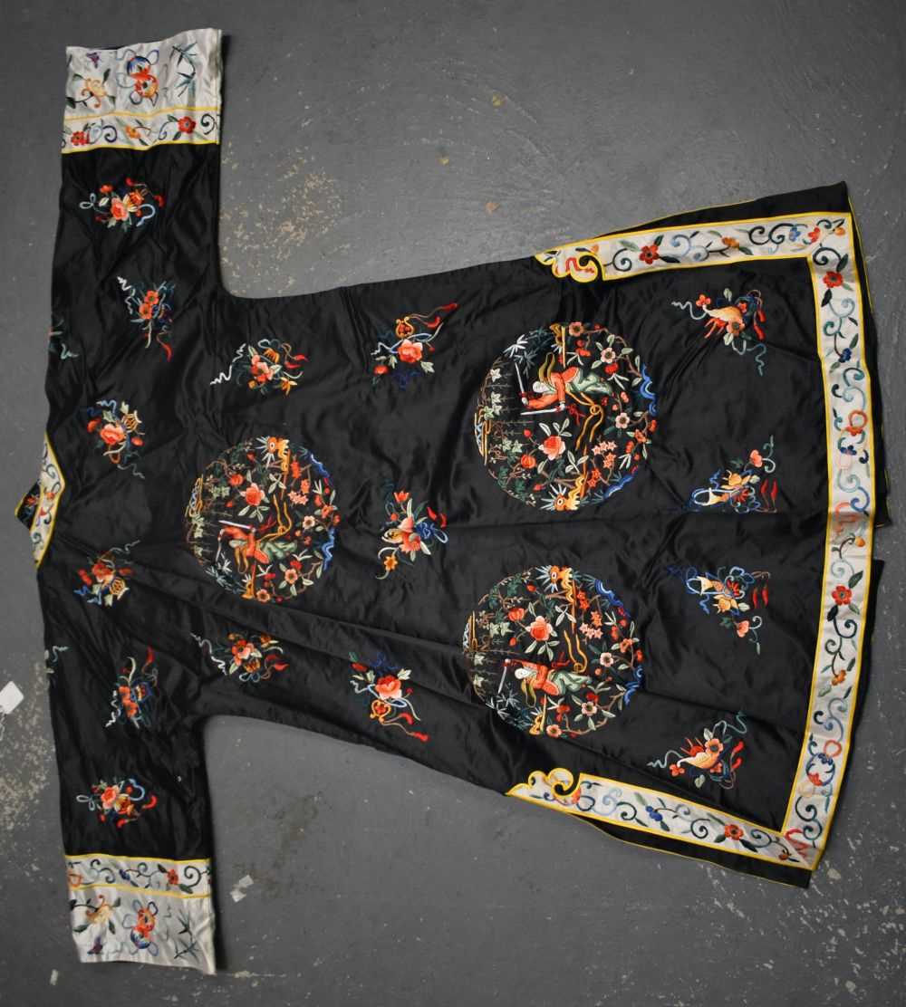 A CHINESE REPUBLICAN PERIOD SILK EMBROIDERED ROBE decorated with figures and foliage. 110 cm x 120 - Image 11 of 11