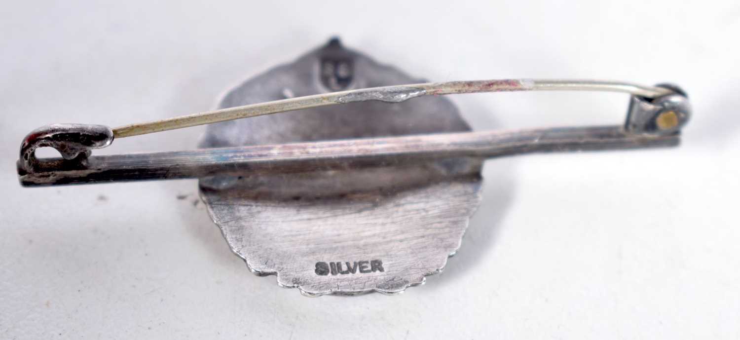 A Silver Royal Engineers Bar Brooch. Stamped Silver, 4.9cm x 2.3 cm, weight 5.6g - Bild 2 aus 2