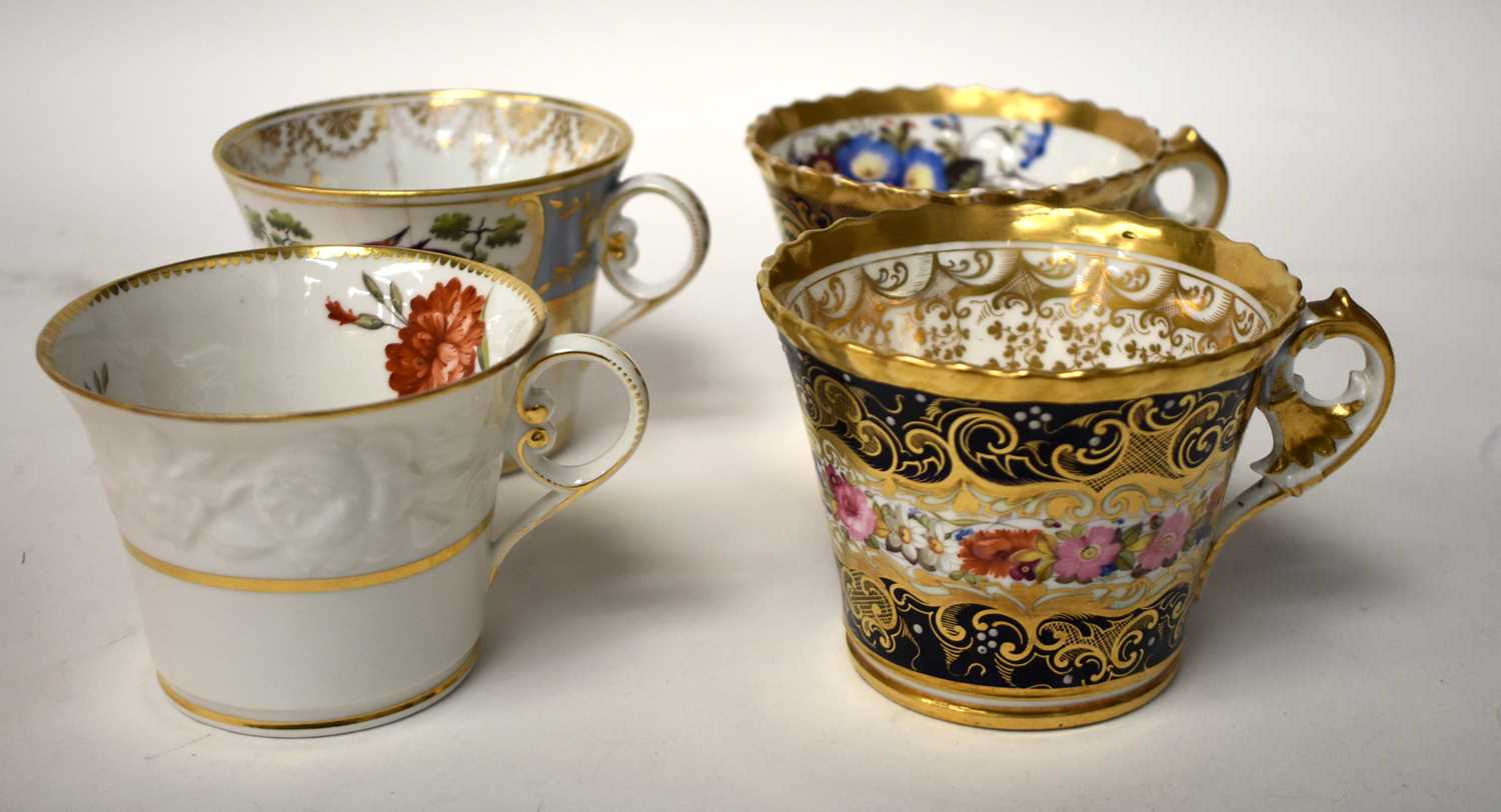FOUR EARLY 19TH CENTURY LARGE CHAMBERLAINS WORCESTER COFFEE CUPS of varying designs. Largest 8 cm - Image 6 of 24