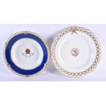 AN EARLY 19TH CENTURY CHAMBERLAINS WORCESTER ARMORIAL BOWL painted with a shell under a rich blue