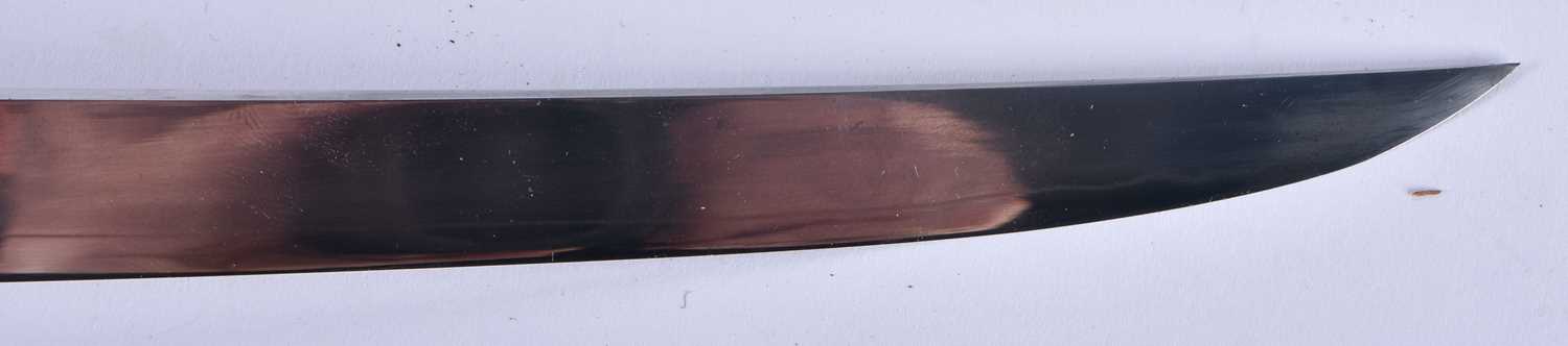 A 19TH CENTURY JAPANESE MEIJI PERIOD RED LACQUERED TANTO DAGGER. 42 cm long. - Image 7 of 8