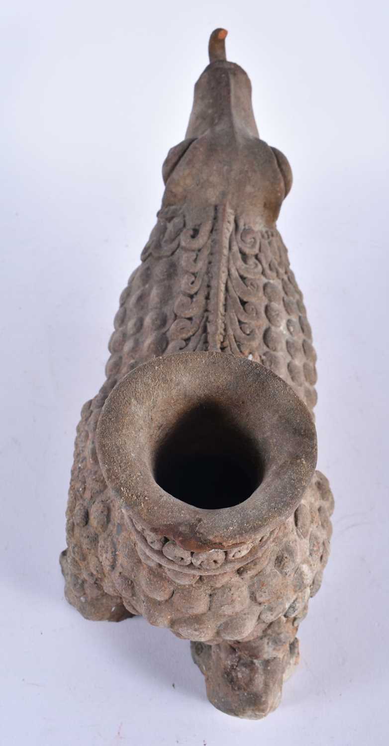 A LARGE POTTERY SOUTH AMERICAN TERRACOTTA ZOOMORPHIC VESSEL. 32 cm x 18cm. - Image 4 of 5