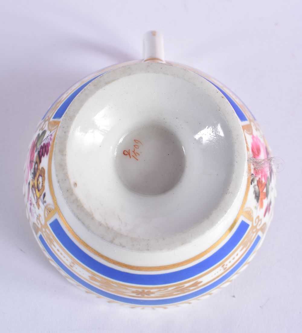 A Mid 19th Century English Tea Service comprising - 7 tea cups, 8 coffee cups, 16 saucers, tea - Image 8 of 91