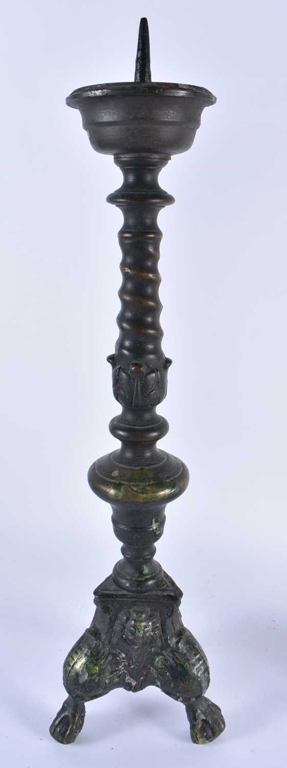 A LARGE PAIR OF 18TH CENTURY DUTCH BRONZE PRICKET CANDLESTICKS. 48 cm high. - Image 5 of 7