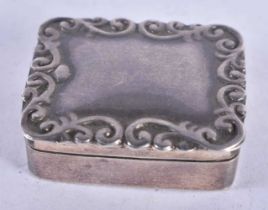 An Antique Silver Pill Box. Stamped 925. 3.1cm x 2.7cm x 1.1cm, weight 14g