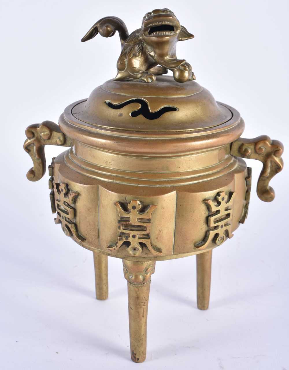 A 19TH CENTURY CHINESE TWIN HANDLED BRONZE CENSER AND COVER Qing. 23 cm x 14 cm.