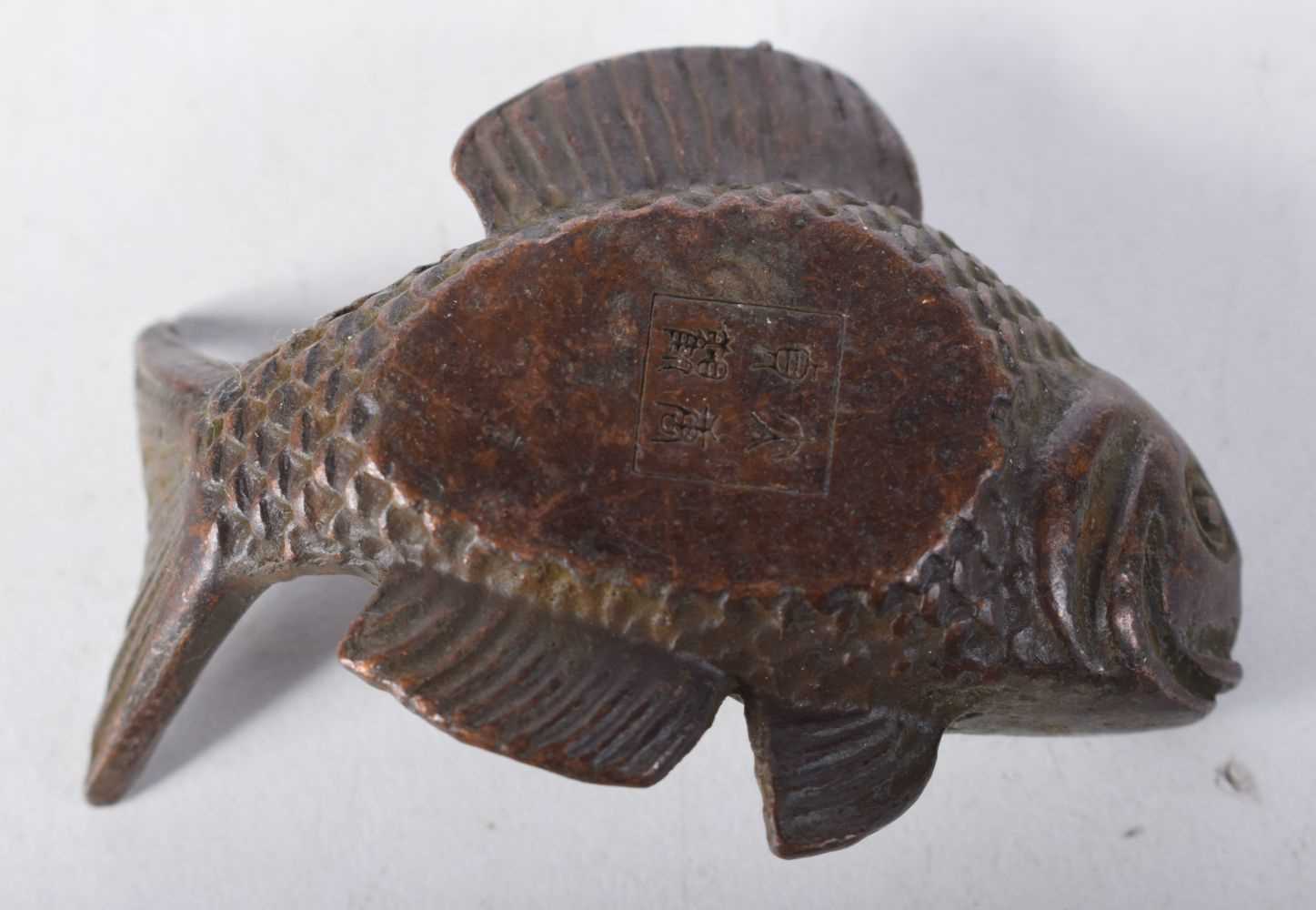 A Japanese Bronze Carp. 5.5 cm x 4cm x 2.2 cm, weight 76g - Image 2 of 3