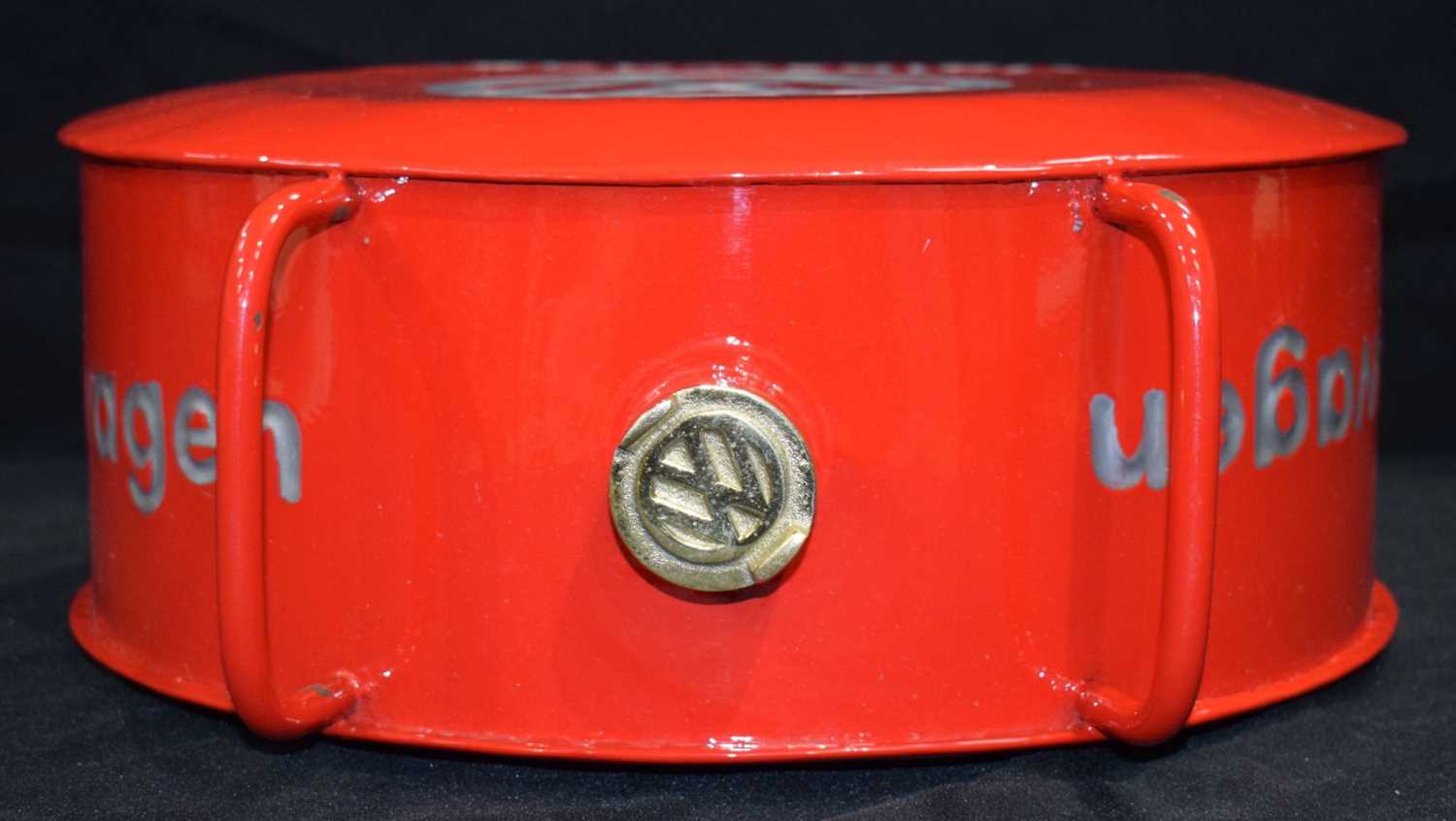 A Red Volkswagen oil can 36 x 36 cm - Image 4 of 6