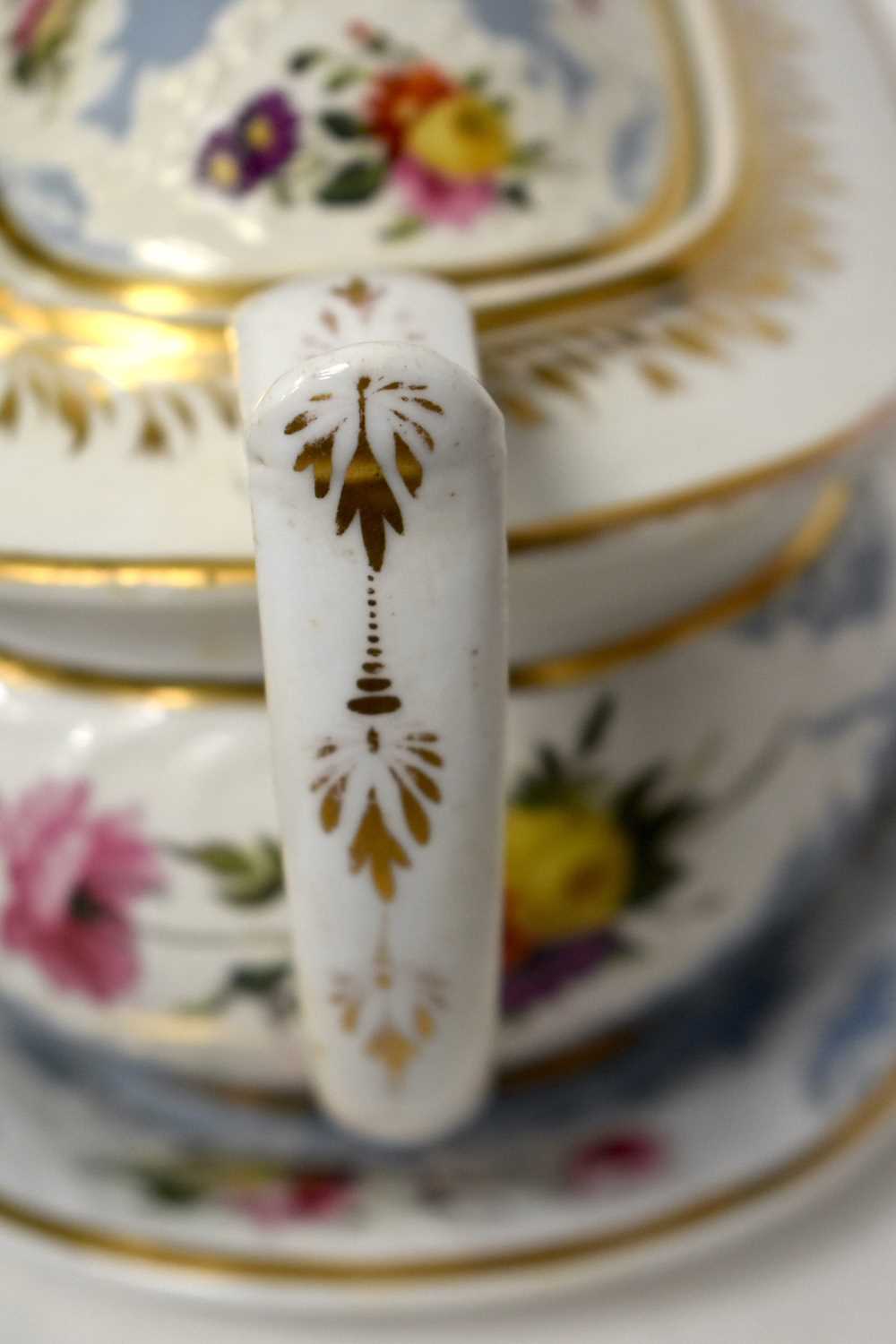 AN EARLY 19TH CENTURY CHAMBERLAINS WORCESTER PART TEASET painted with floral sprays, under a moulded - Image 16 of 36