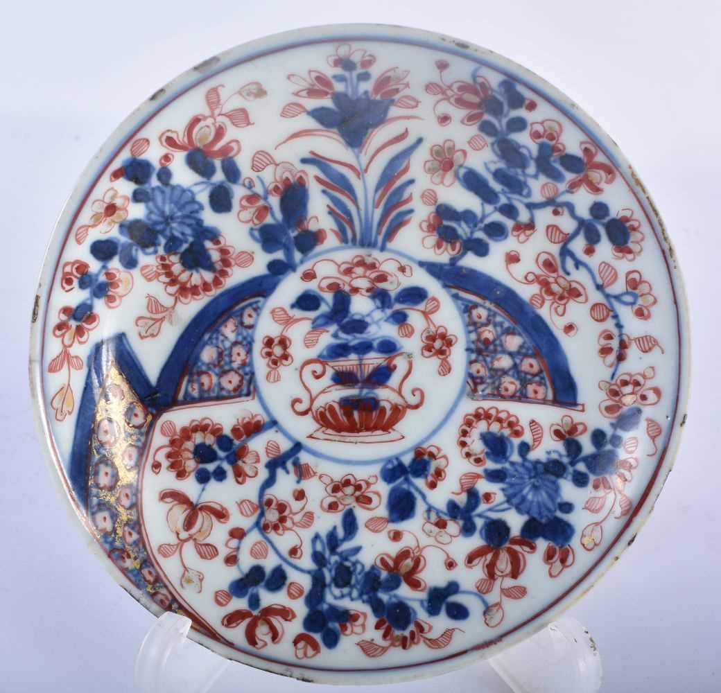 A 17TH/18TH CENTURY CHINESE BLUE AND WHITE IMARI PORCELAIN TEABOWL AND SAUCER Kangxi/Yongzheng. 10.5 - Image 2 of 6