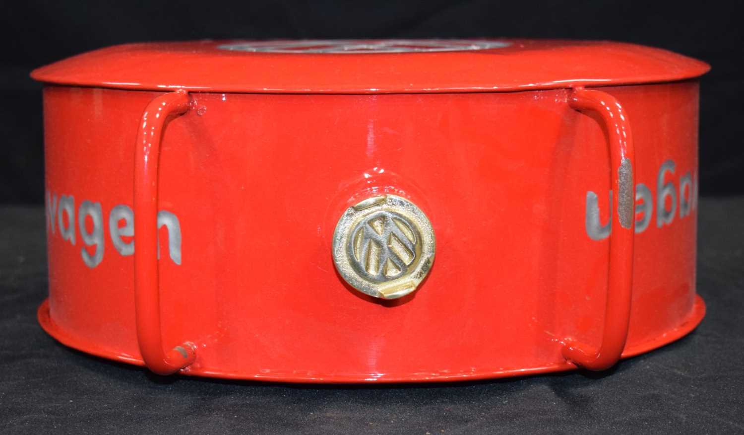 A Red enamelled metal VW Volkswagen can 37 x 35 cm - Image 4 of 8