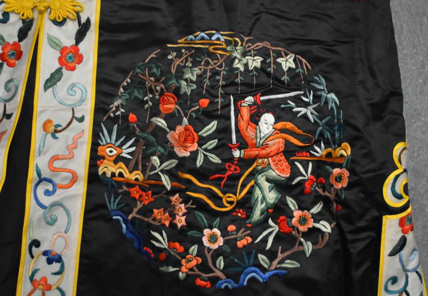 A CHINESE REPUBLICAN PERIOD SILK EMBROIDERED ROBE decorated with figures and foliage. 110 cm x 120 - Image 8 of 11