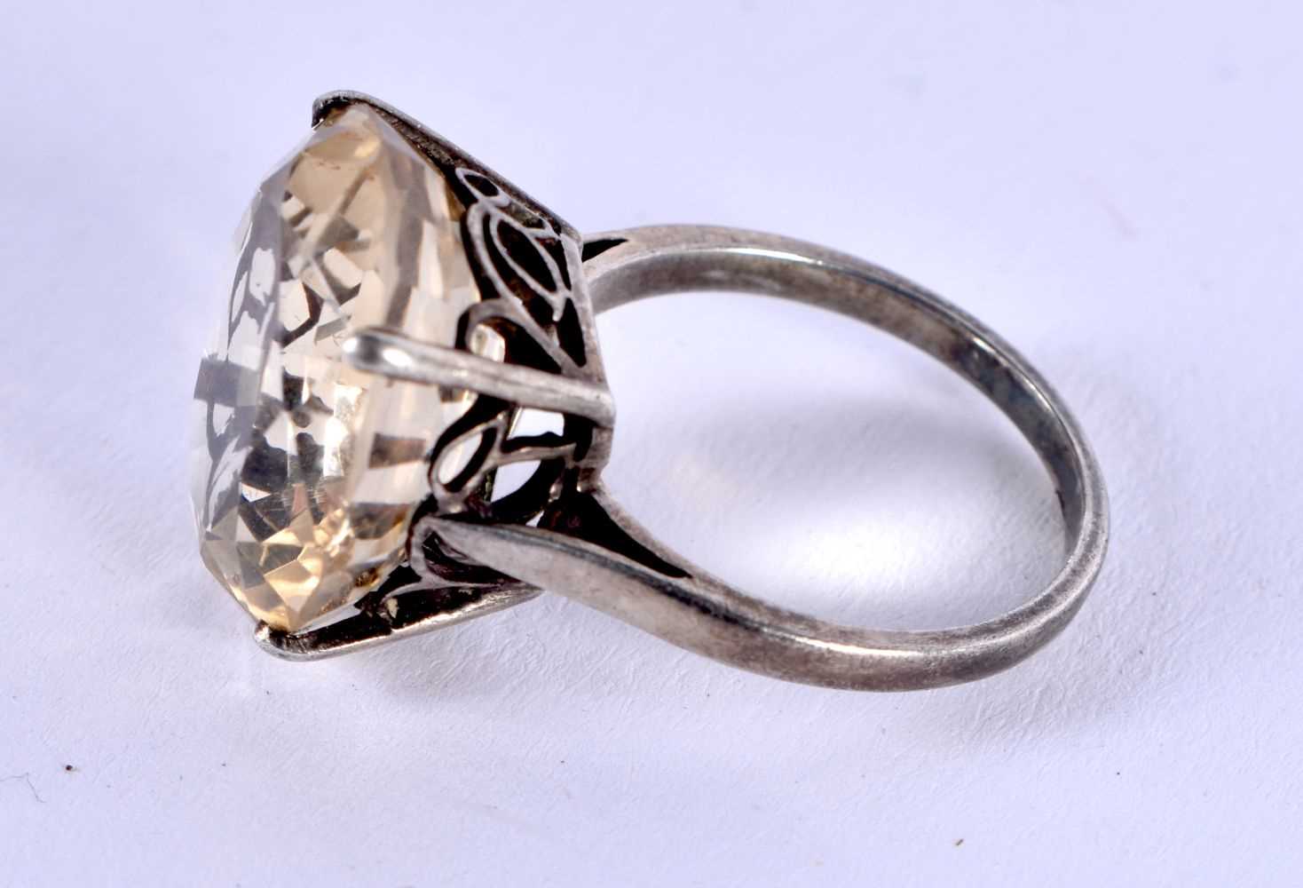 A LARGE GEMSTONE RING. P. 5.8 grams. - Image 3 of 6