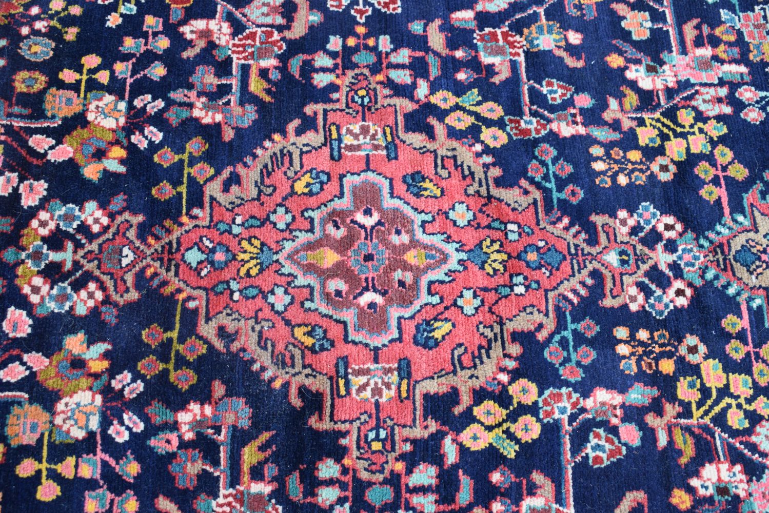 A Persian runner 326 x 129 cm - Image 8 of 10