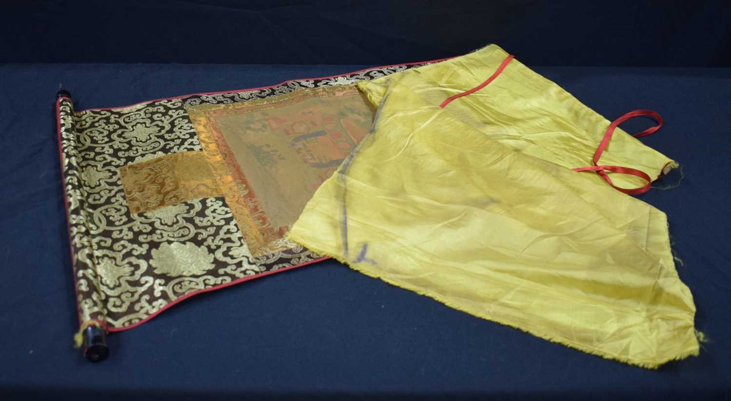 A Tibetan silk Tanka 84 x 57 cm - Image 5 of 8