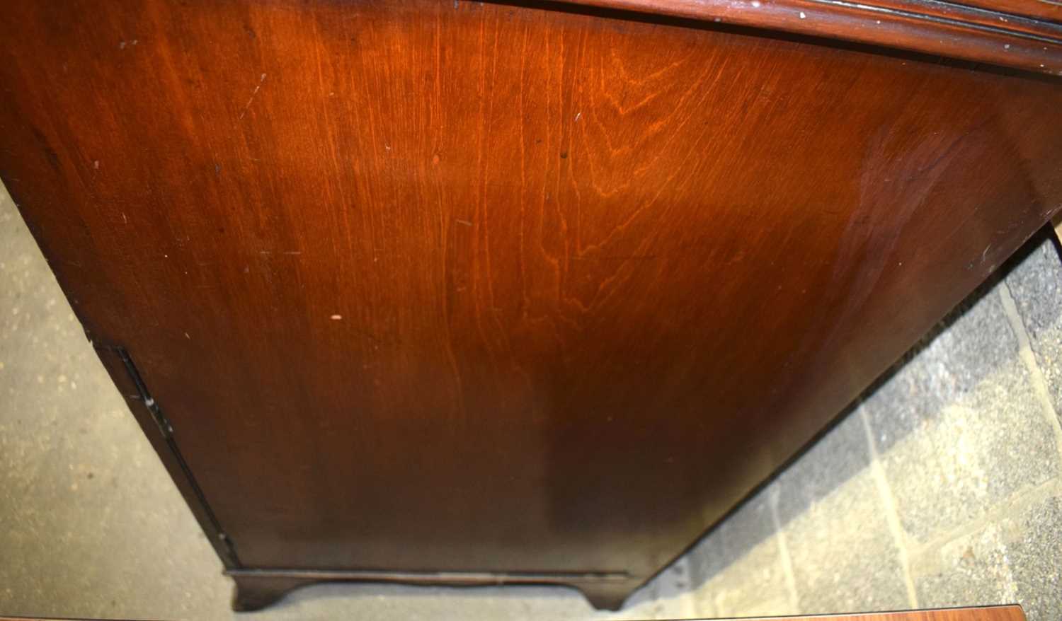 A Georgian Mahogany Secretaire glazed bookcase 230 x 115 x 55 cm. - Image 7 of 16