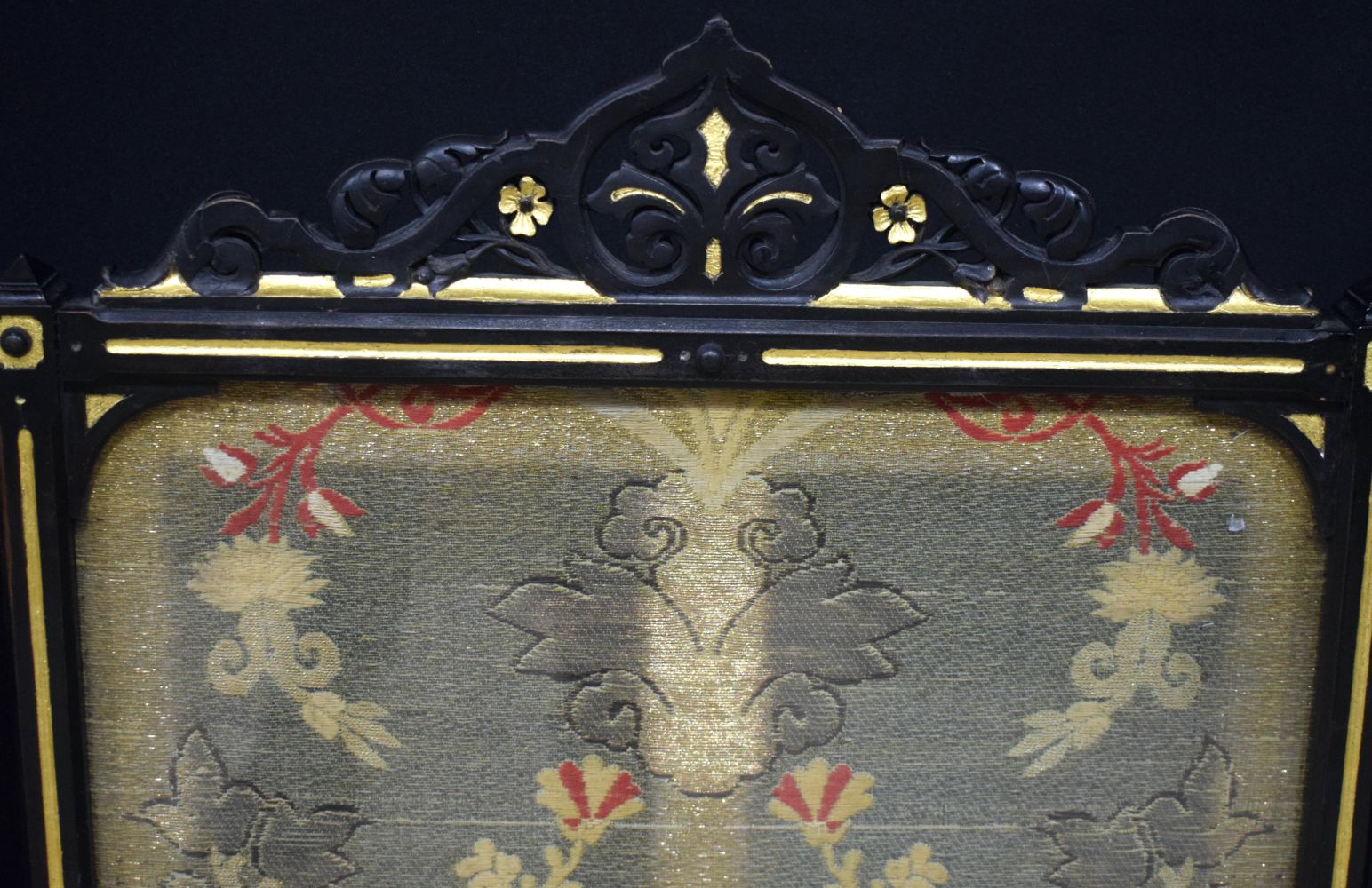 A near pair of wooden framed firescreens with glazed embroidered panels 114 cm (2). - Image 5 of 9