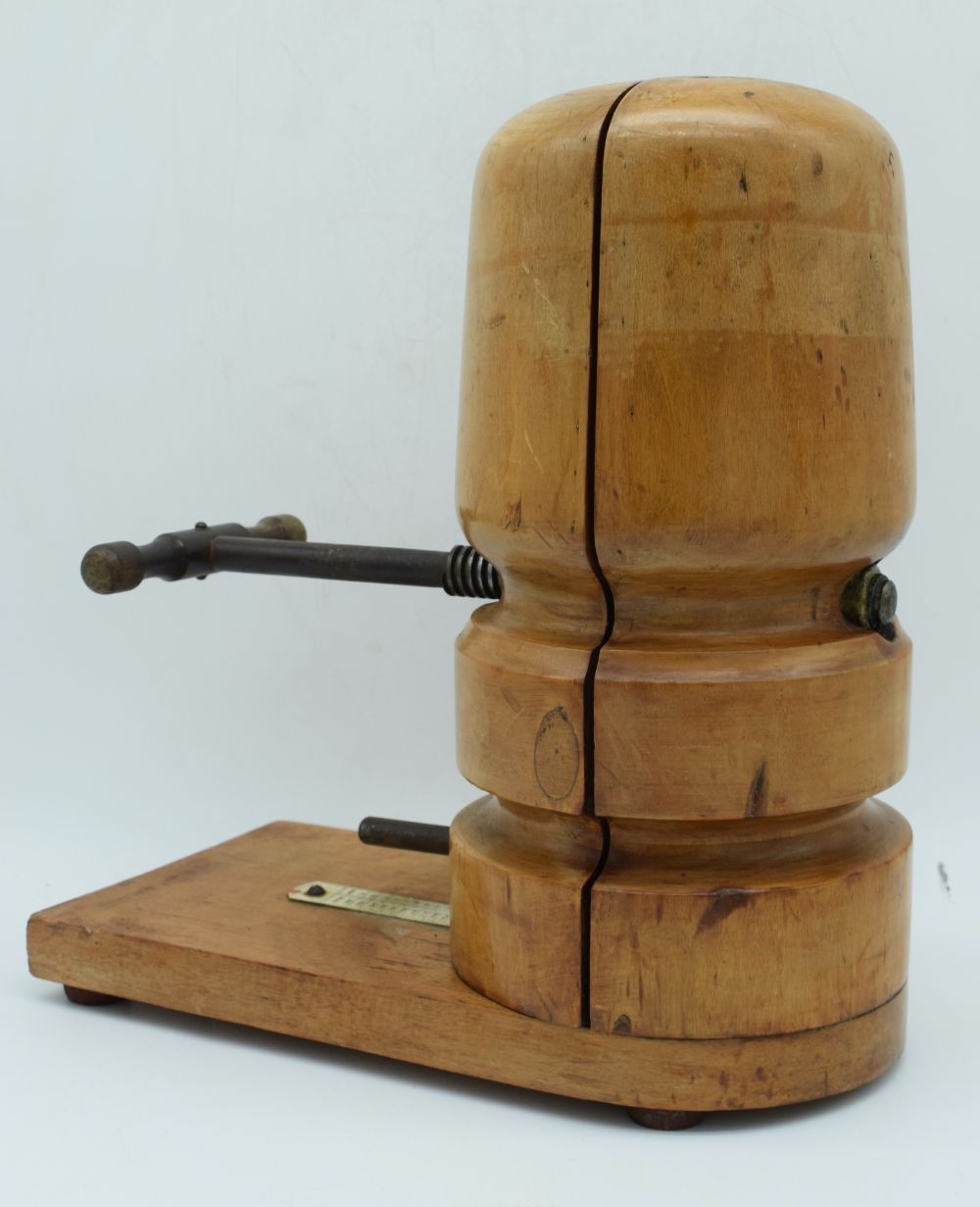 An early 20th Century Millinery hat stretcher 35 x 32 cm. - Image 7 of 8