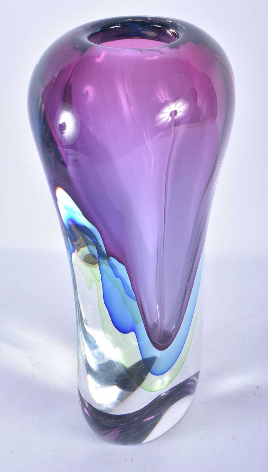 A LARGE FOUR GLASS GLASS VASE by Lawson. 30cm x 12 cm. - Image 7 of 9