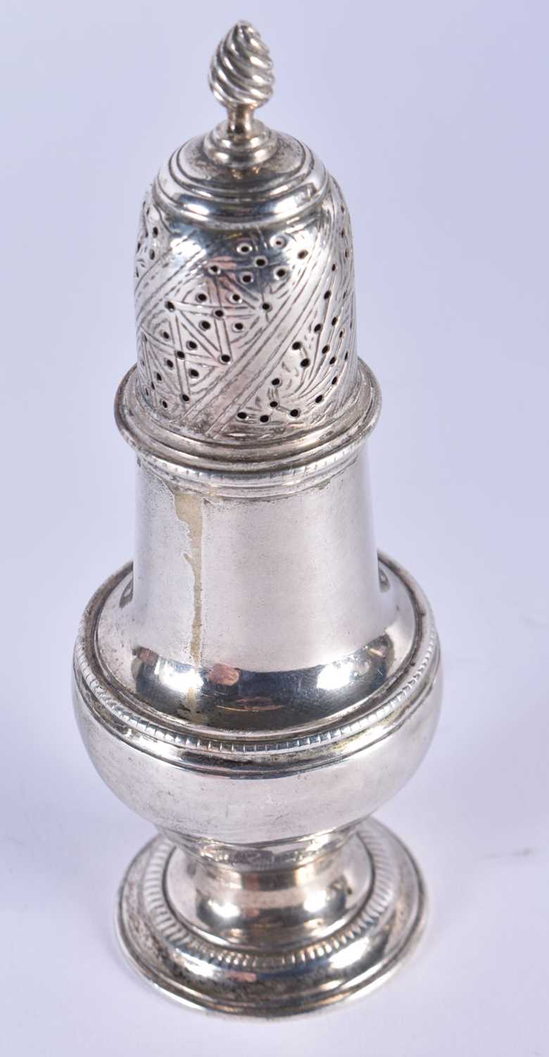 A GEORGE III SILVER PEPPER POT. London 1771. 90 grams. 13 cm x 4.5 cm. - Image 2 of 5