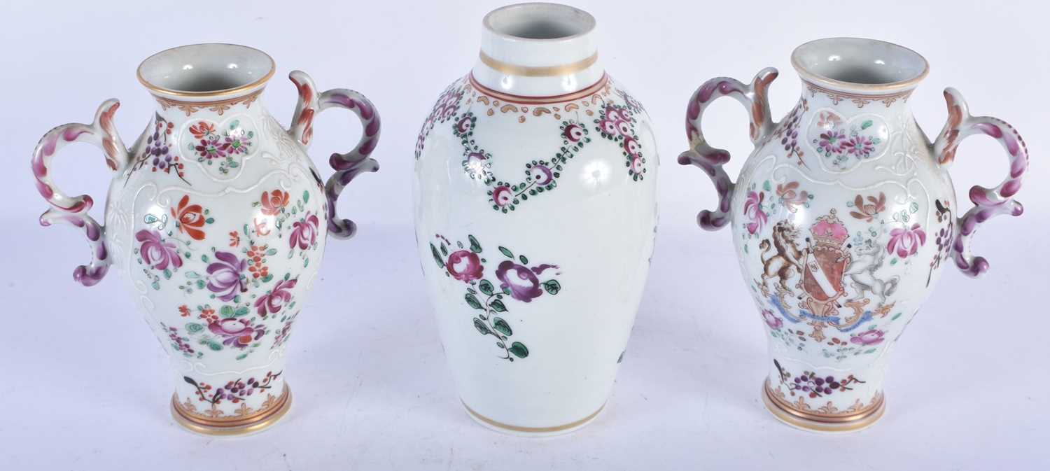 THREE 19TH CENTURY FRENCH SAMSONS OF PARIS CHINESE EXPORT STYLE VASES. Largest 15 cm high. (3)