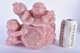 AN EARLY 20TH CENTURY CHINESE CARVED ROSE QUARTZ FIGURE OF TWO BOYS Late Qing/Republic. 20 cm x 17