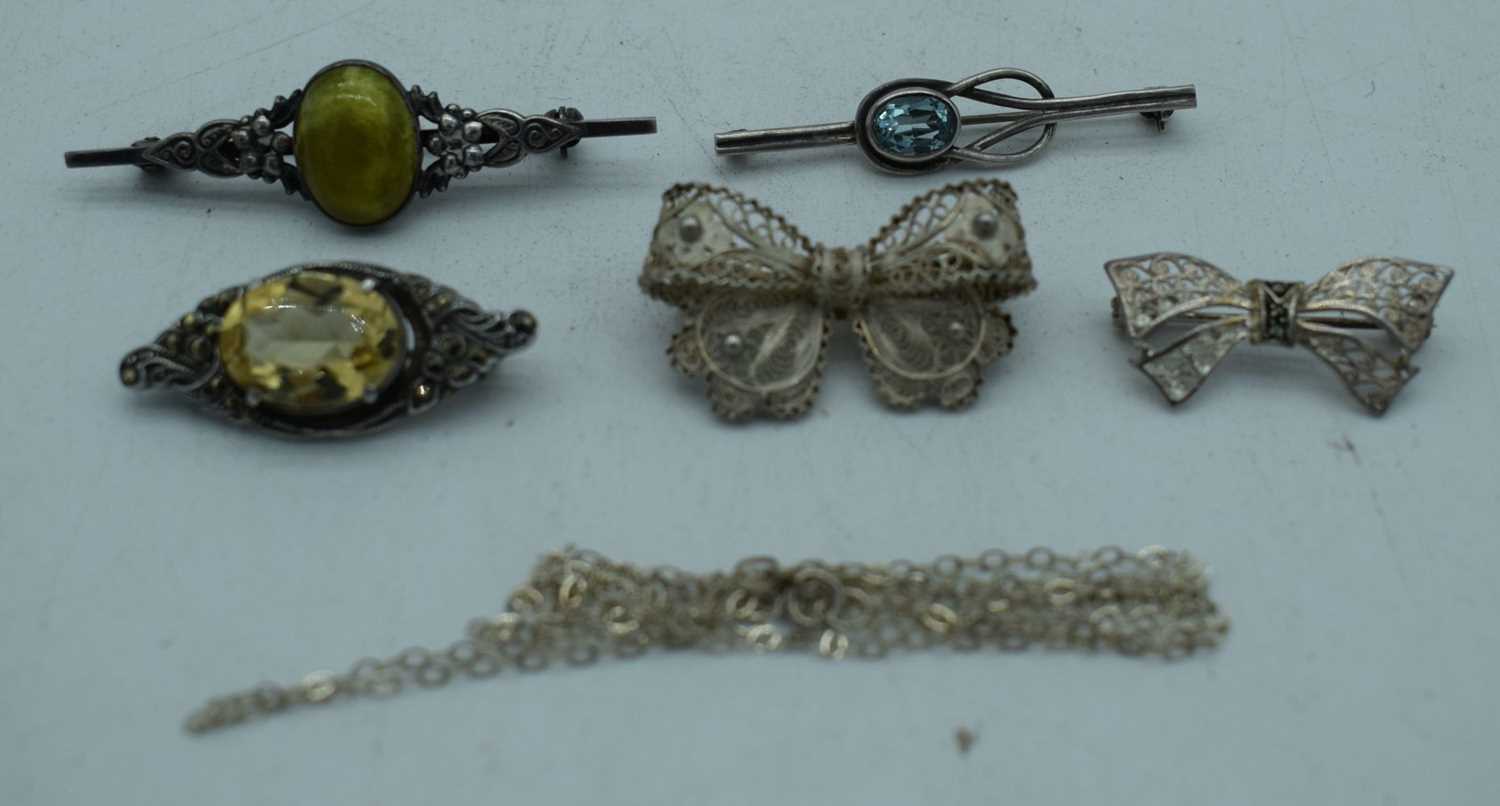 SILVER JEWELLERY. 26 grams. (qty)