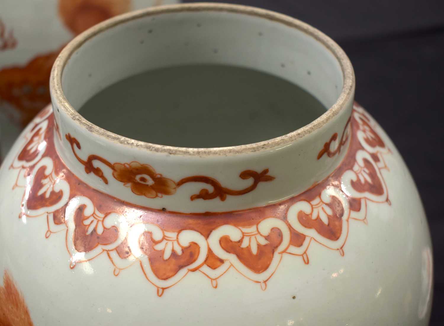 A LARGE PAIR OF CHINESE QING DYNASTY IRON RED PAINTED GINGER JARS AND COVERS painted with buddhistic - Image 18 of 26