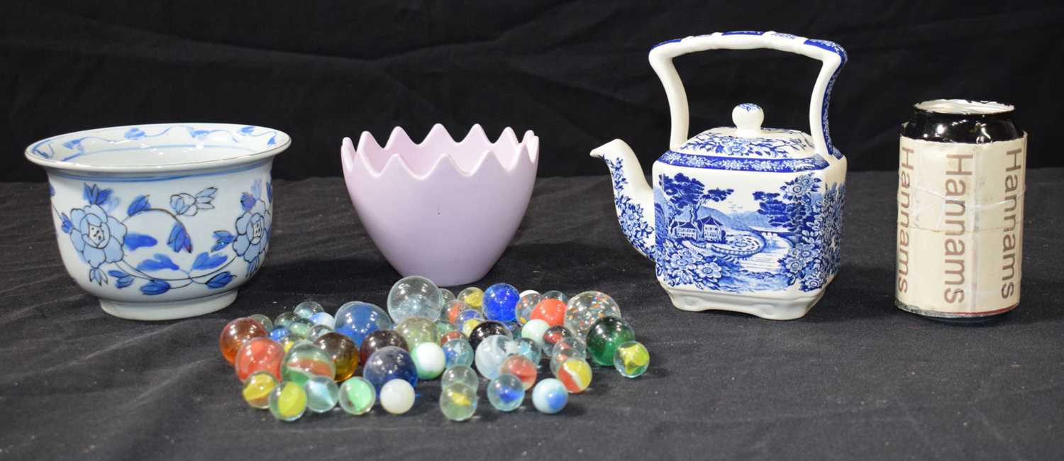 A Miscellaneous collection of vintage marbles and ceramics (Qty) - Image 2 of 8