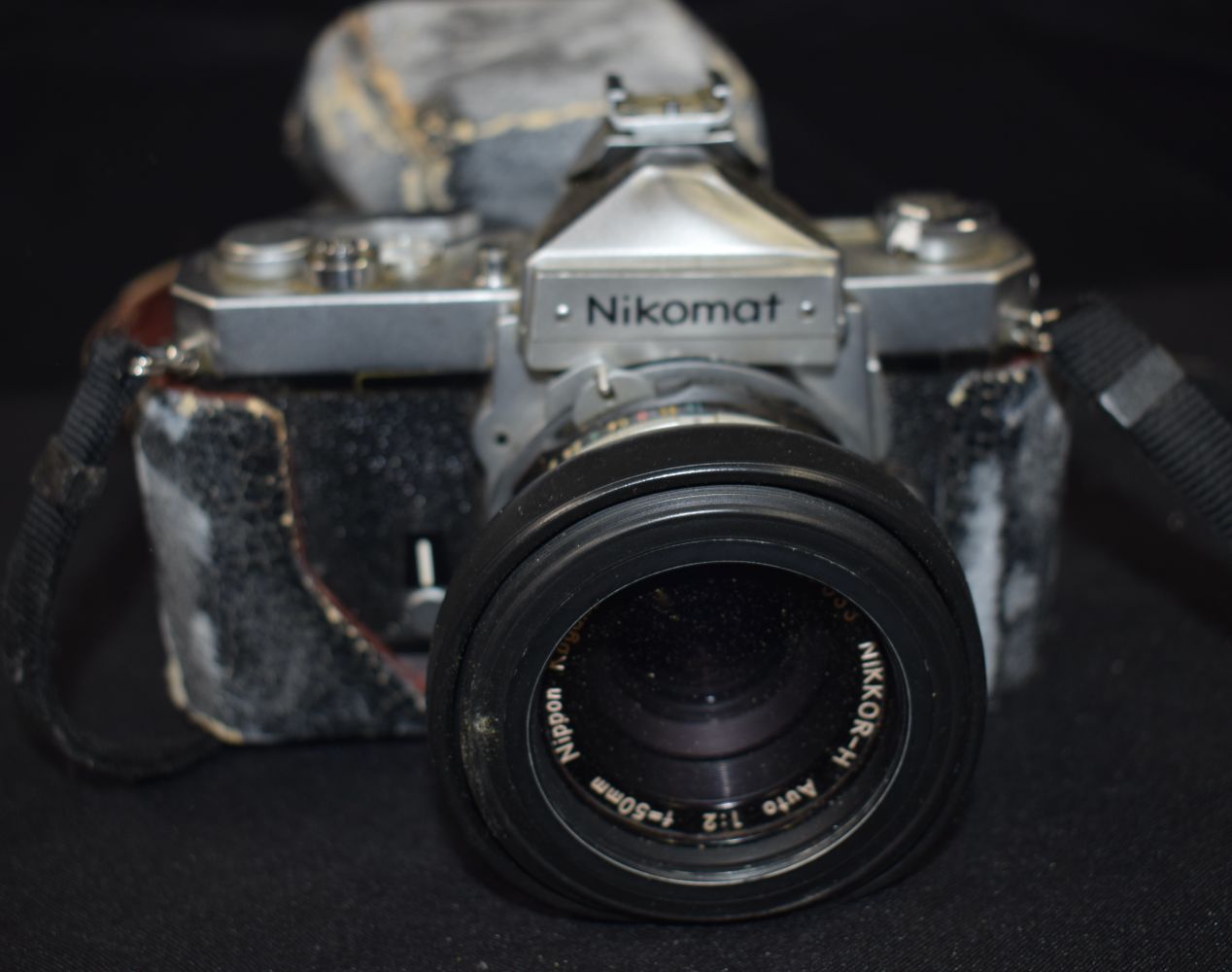 A collection of Cameras, Nikomat FT , Olympus IS 300, Cannon EOS 300 together with Accessories (5). - Image 7 of 8