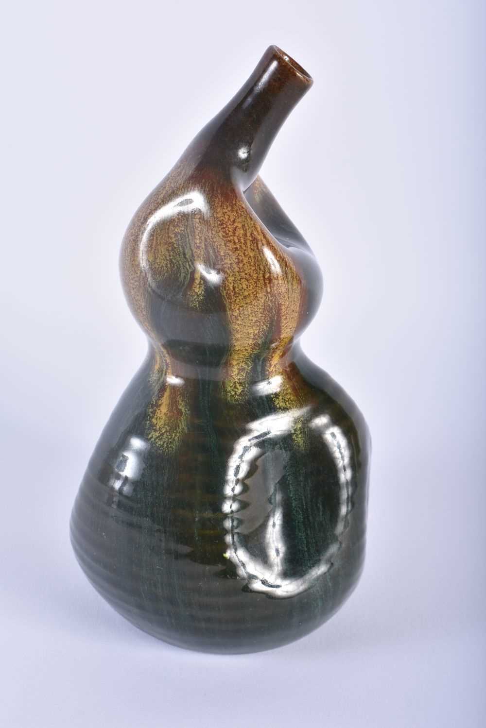 A VERY RARE LINTHORPE ART POTTERY JAPANESE STYLE SAKI BOTTLE designed by Dr Christopher Dresser. - Image 3 of 17