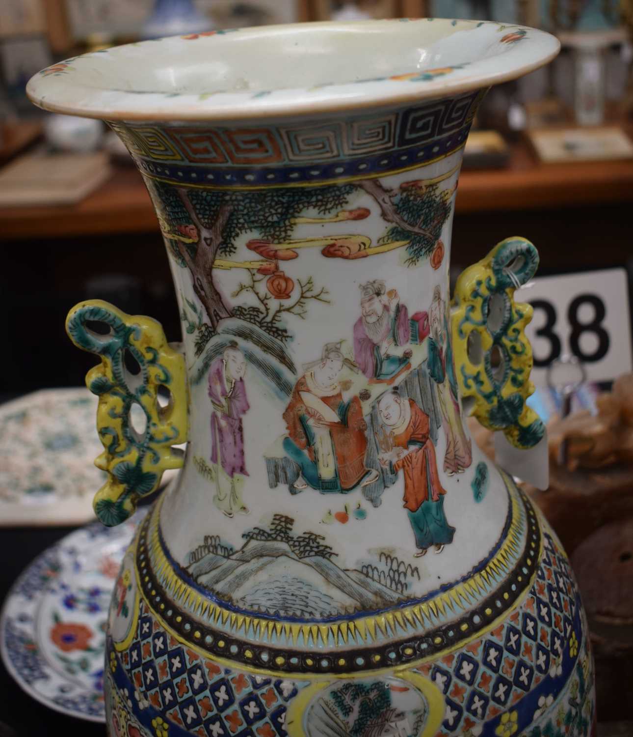 A LARGE 19TH CENTURY CHINESE CANTON FAMILLE ROSE TWIN HANDLED VASE Qing. 57 cm high. - Image 15 of 32