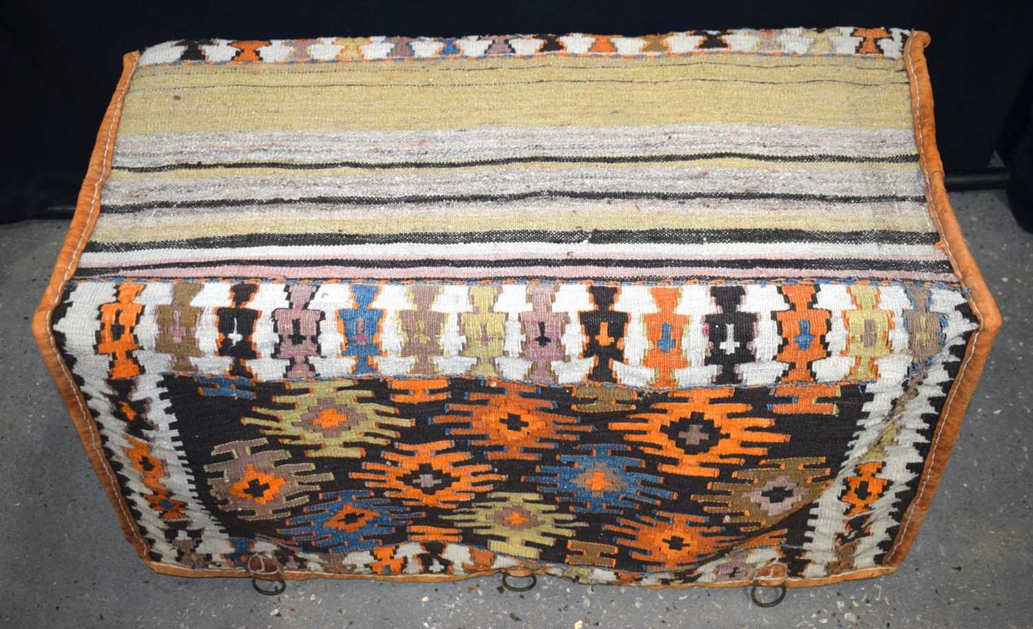 A Shahsavan Kilim rug weave Mafrash bag 46m x 84 x 42 cm.. - Image 3 of 8